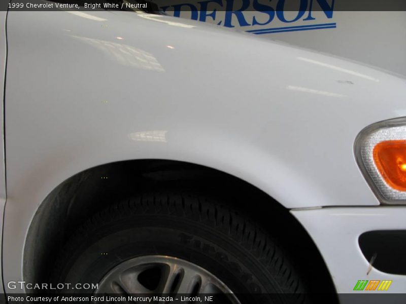 Bright White / Neutral 1999 Chevrolet Venture