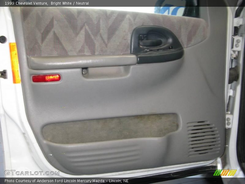 Bright White / Neutral 1999 Chevrolet Venture