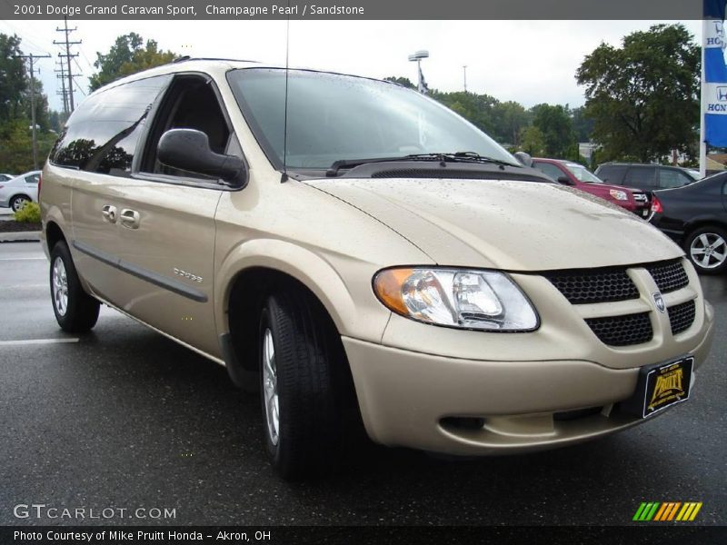 Champagne Pearl / Sandstone 2001 Dodge Grand Caravan Sport
