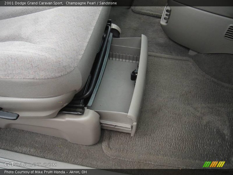 Champagne Pearl / Sandstone 2001 Dodge Grand Caravan Sport