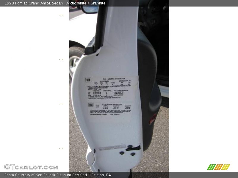 Arctic White / Graphite 1998 Pontiac Grand Am SE Sedan