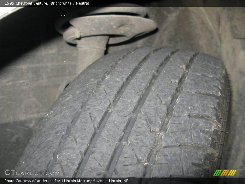 Bright White / Neutral 1999 Chevrolet Venture