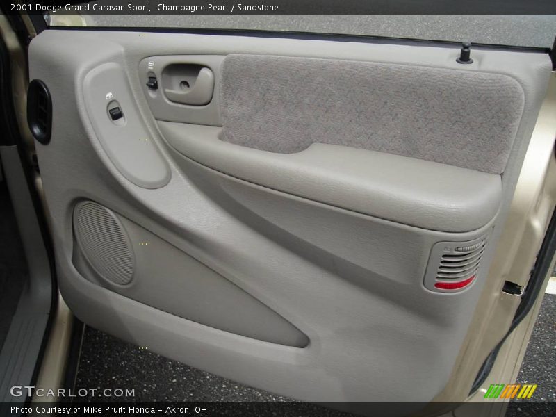 Champagne Pearl / Sandstone 2001 Dodge Grand Caravan Sport
