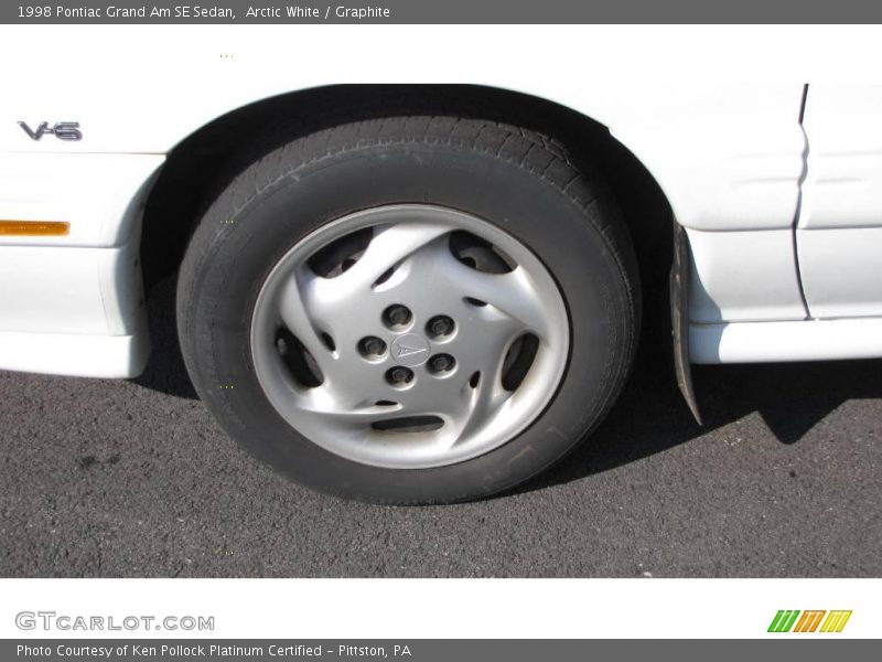Arctic White / Graphite 1998 Pontiac Grand Am SE Sedan