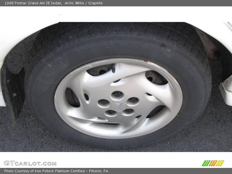 Arctic White / Graphite 1998 Pontiac Grand Am SE Sedan