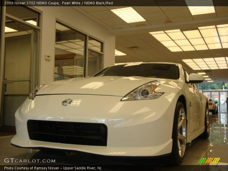 Pearl White / NISMO Black/Red 2009 Nissan 370Z NISMO Coupe