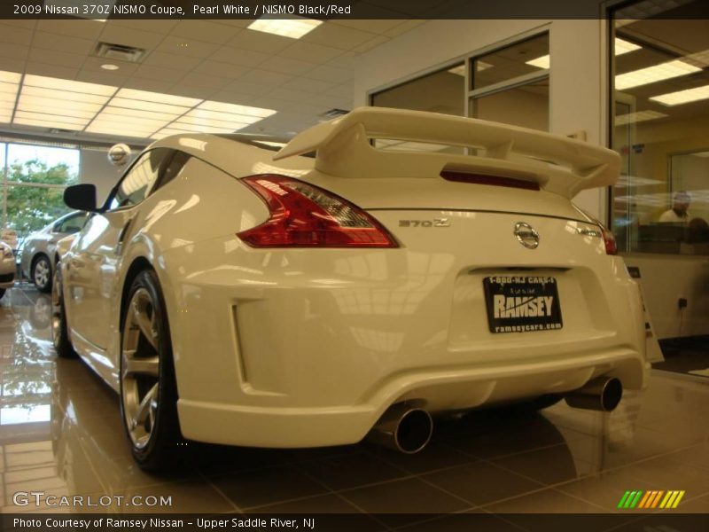 Pearl White / NISMO Black/Red 2009 Nissan 370Z NISMO Coupe
