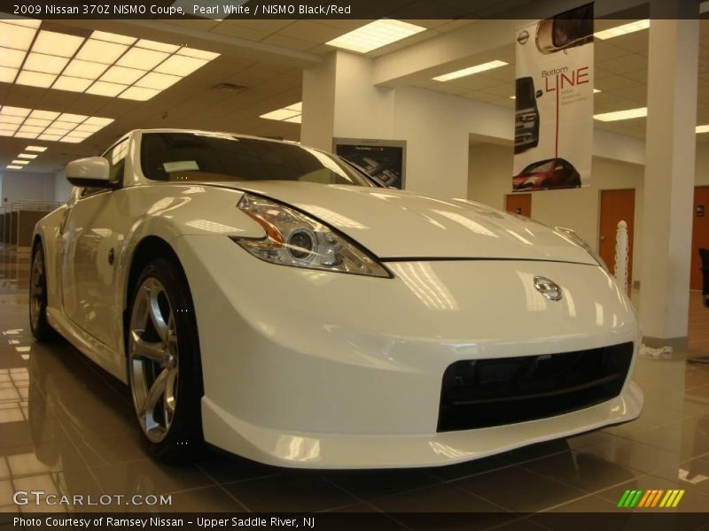 Pearl White / NISMO Black/Red 2009 Nissan 370Z NISMO Coupe