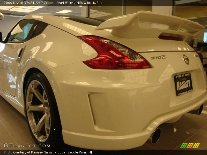 Pearl White / NISMO Black/Red 2009 Nissan 370Z NISMO Coupe