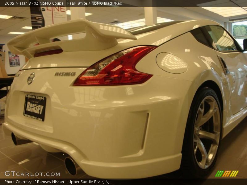 Pearl White / NISMO Black/Red 2009 Nissan 370Z NISMO Coupe