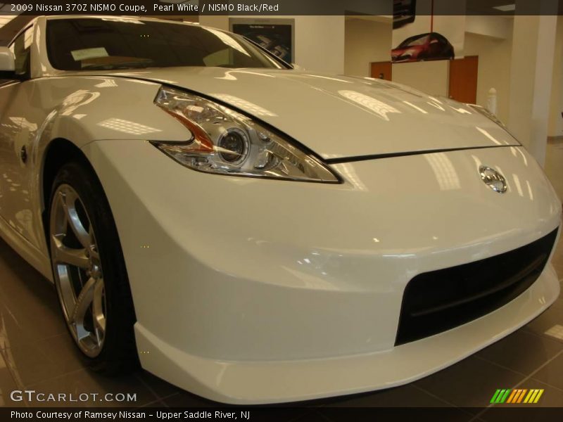 Pearl White / NISMO Black/Red 2009 Nissan 370Z NISMO Coupe