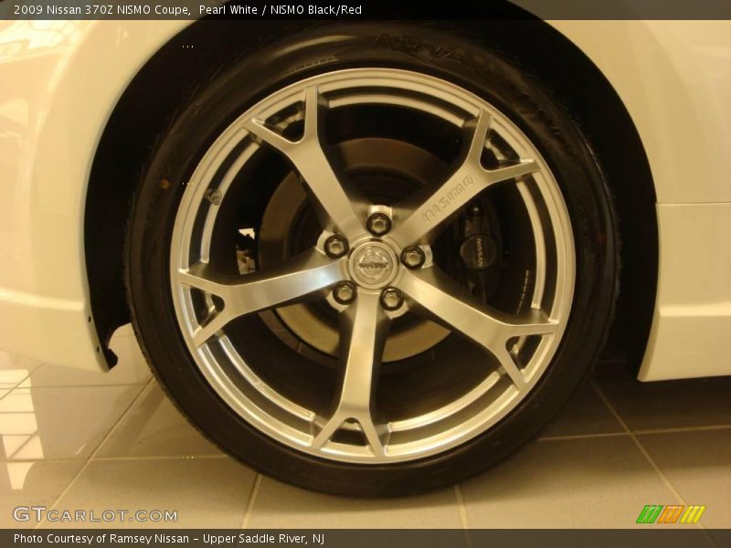 Pearl White / NISMO Black/Red 2009 Nissan 370Z NISMO Coupe