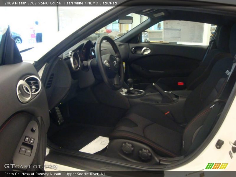 Pearl White / NISMO Black/Red 2009 Nissan 370Z NISMO Coupe