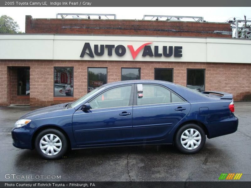 Indigo Ink Pearl / Gray 2005 Toyota Camry LE