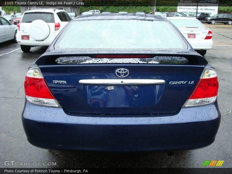 Indigo Ink Pearl / Gray 2005 Toyota Camry LE