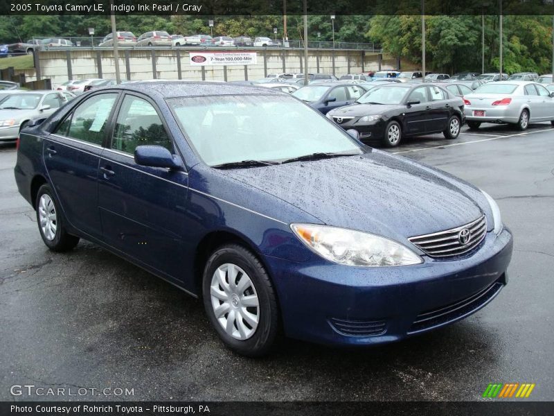 Indigo Ink Pearl / Gray 2005 Toyota Camry LE