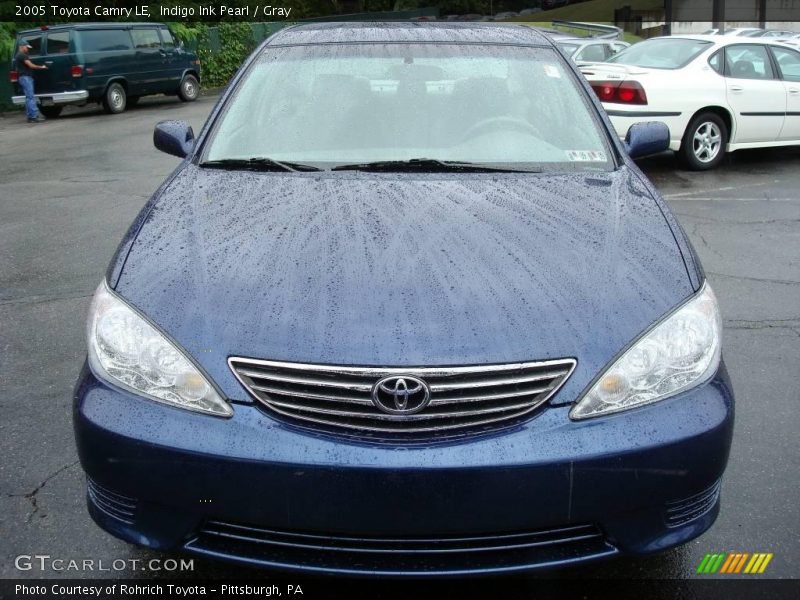 Indigo Ink Pearl / Gray 2005 Toyota Camry LE