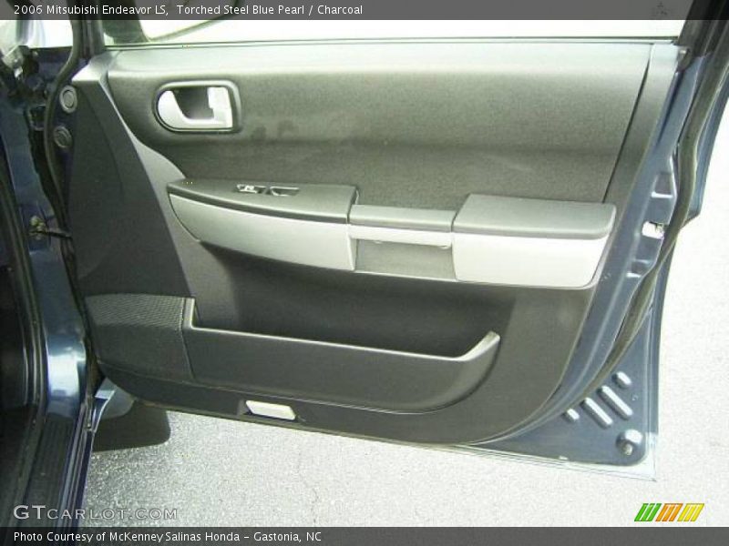 Torched Steel Blue Pearl / Charcoal 2006 Mitsubishi Endeavor LS