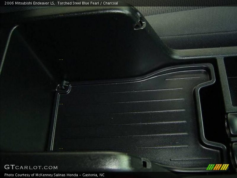 Torched Steel Blue Pearl / Charcoal 2006 Mitsubishi Endeavor LS