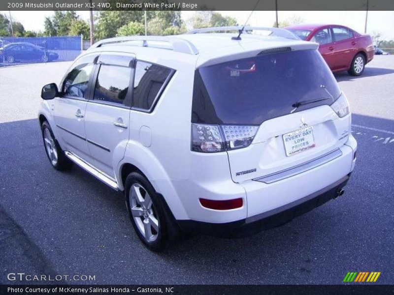 Diamond White Pearl / Beige 2009 Mitsubishi Outlander XLS 4WD