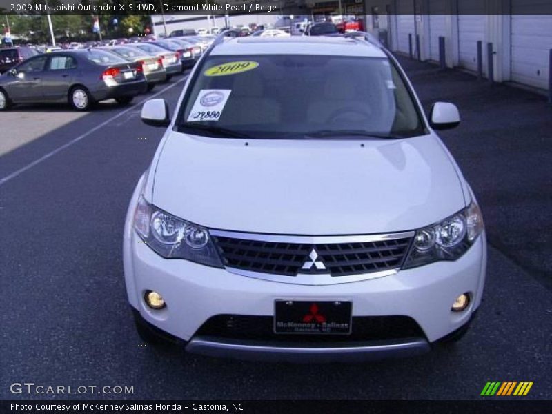 Diamond White Pearl / Beige 2009 Mitsubishi Outlander XLS 4WD