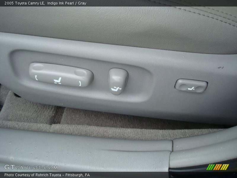 Indigo Ink Pearl / Gray 2005 Toyota Camry LE