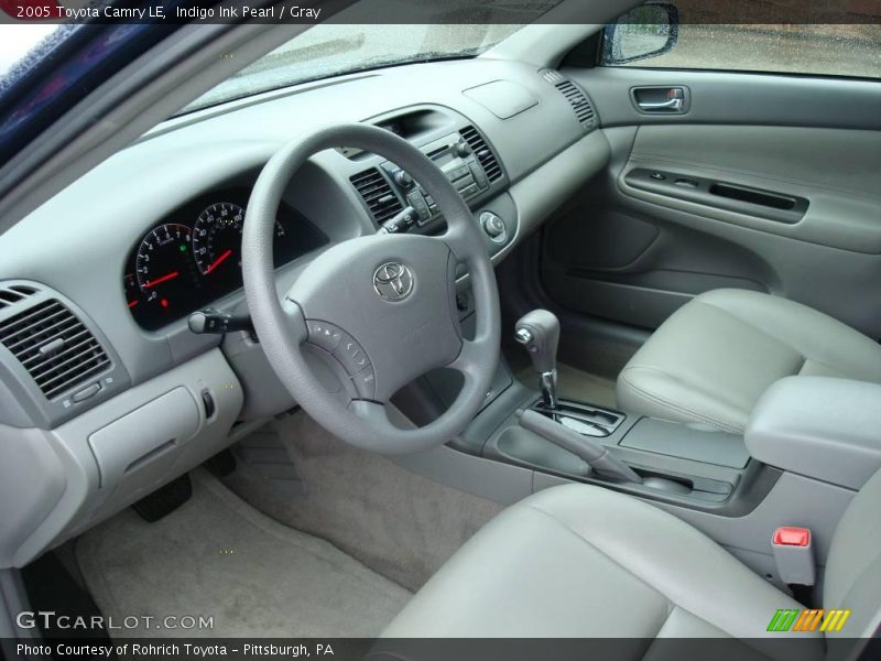 Indigo Ink Pearl / Gray 2005 Toyota Camry LE