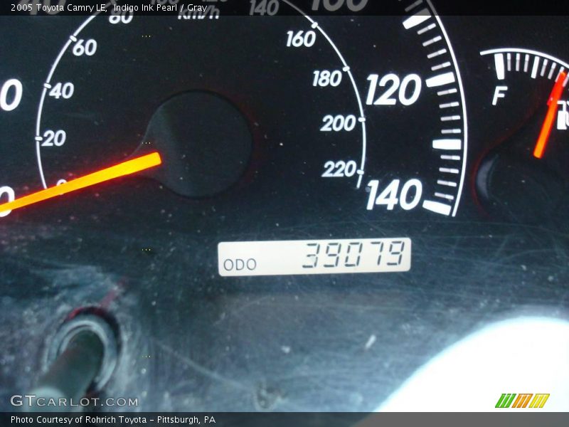 Indigo Ink Pearl / Gray 2005 Toyota Camry LE
