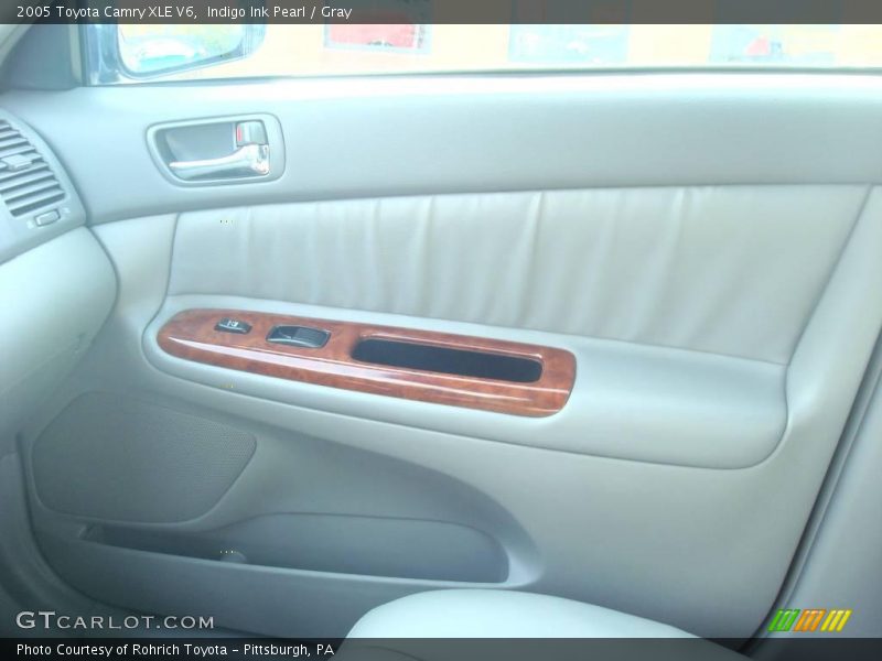 Indigo Ink Pearl / Gray 2005 Toyota Camry XLE V6