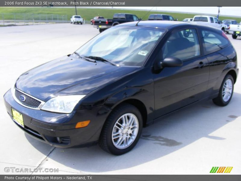 Pitch Black / Charcoal/Charcoal 2006 Ford Focus ZX3 SE Hatchback
