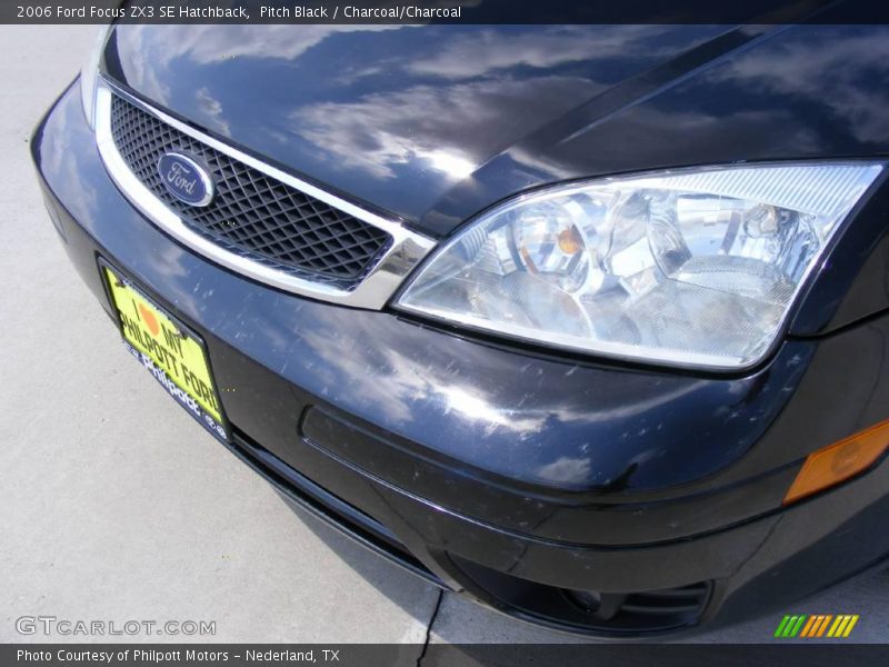 Pitch Black / Charcoal/Charcoal 2006 Ford Focus ZX3 SE Hatchback