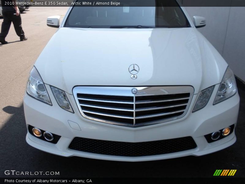 Arctic White / Almond Beige 2010 Mercedes-Benz E 350 Sedan
