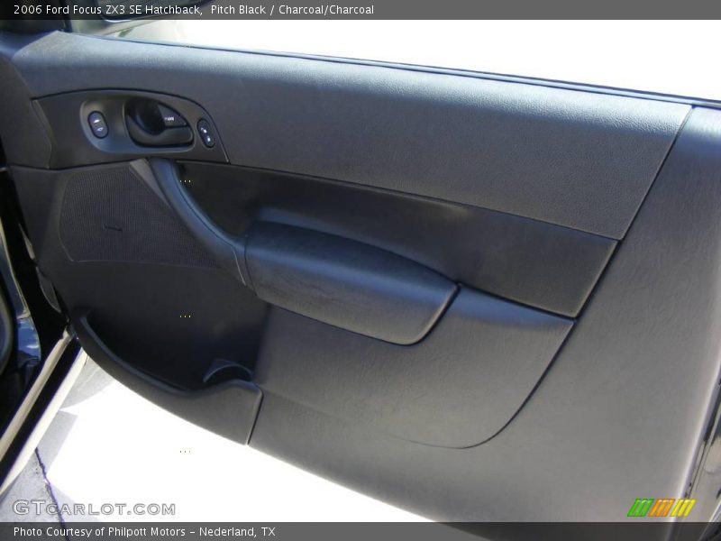 Pitch Black / Charcoal/Charcoal 2006 Ford Focus ZX3 SE Hatchback