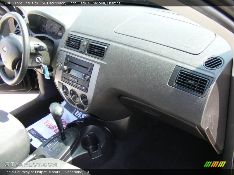 Pitch Black / Charcoal/Charcoal 2006 Ford Focus ZX3 SE Hatchback