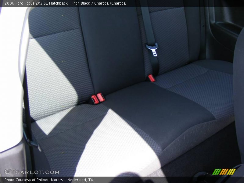 Pitch Black / Charcoal/Charcoal 2006 Ford Focus ZX3 SE Hatchback