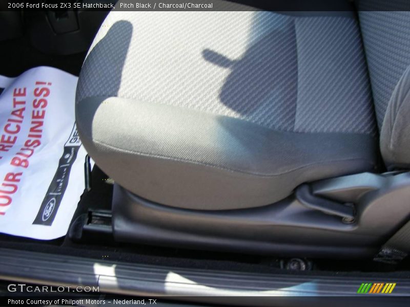 Pitch Black / Charcoal/Charcoal 2006 Ford Focus ZX3 SE Hatchback