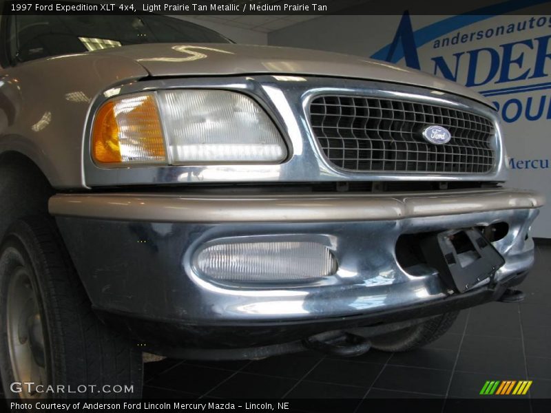 Light Prairie Tan Metallic / Medium Prairie Tan 1997 Ford Expedition XLT 4x4
