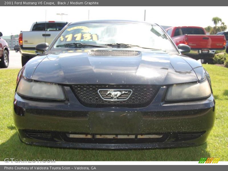 Black / Medium Graphite 2001 Ford Mustang V6 Coupe