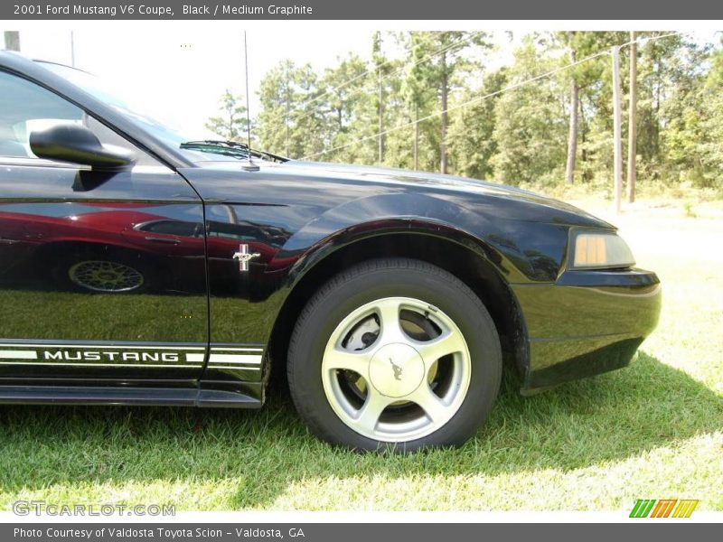 Black / Medium Graphite 2001 Ford Mustang V6 Coupe