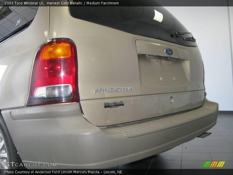 Harvest Gold Metallic / Medium Parchment 2001 Ford Windstar LX
