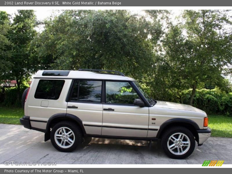 White Gold Metallic / Bahama Beige 2002 Land Rover Discovery II SE