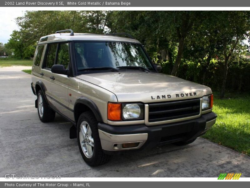 White Gold Metallic / Bahama Beige 2002 Land Rover Discovery II SE