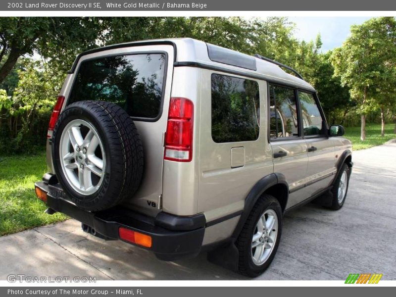 White Gold Metallic / Bahama Beige 2002 Land Rover Discovery II SE