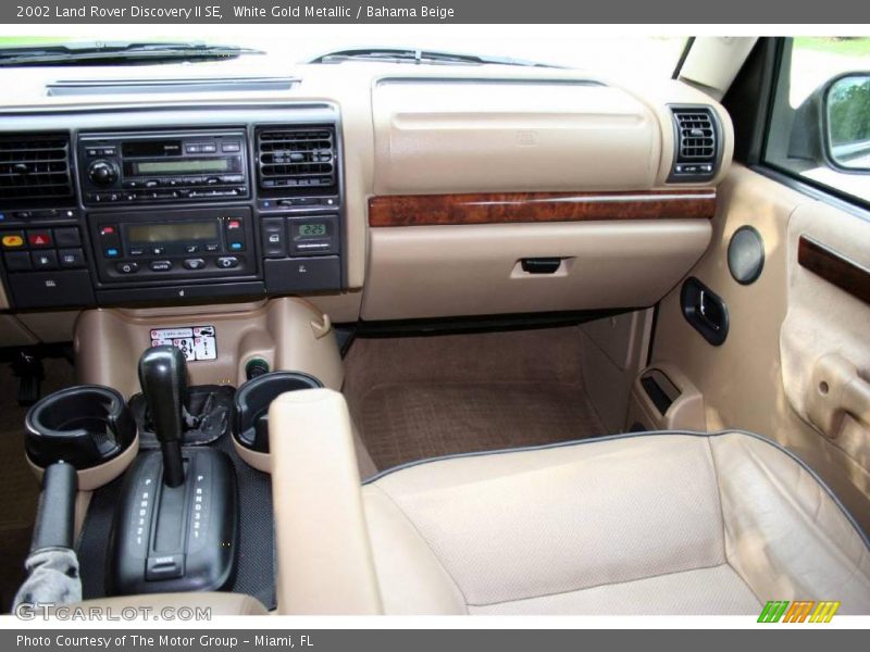 White Gold Metallic / Bahama Beige 2002 Land Rover Discovery II SE