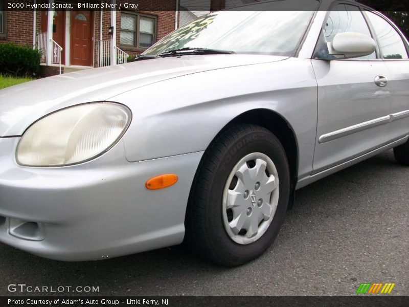 Brilliant Silver / Gray 2000 Hyundai Sonata