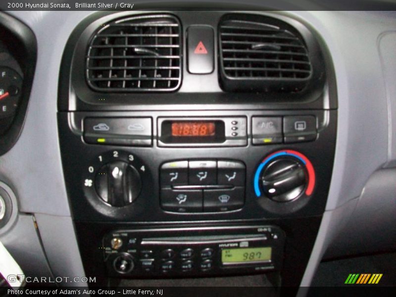 Brilliant Silver / Gray 2000 Hyundai Sonata