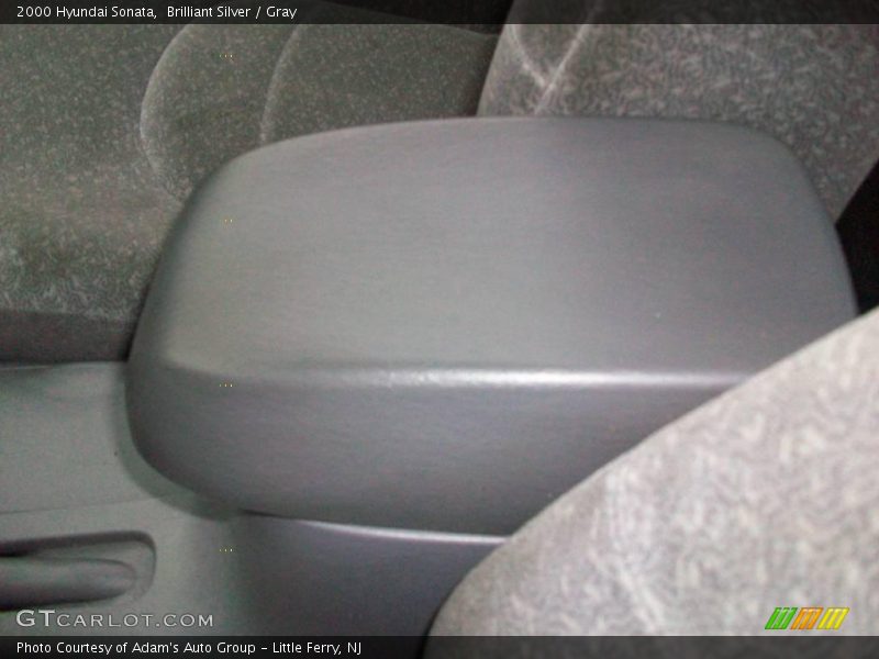 Brilliant Silver / Gray 2000 Hyundai Sonata