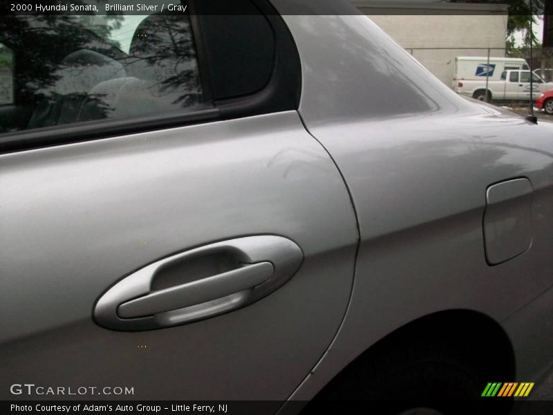 Brilliant Silver / Gray 2000 Hyundai Sonata