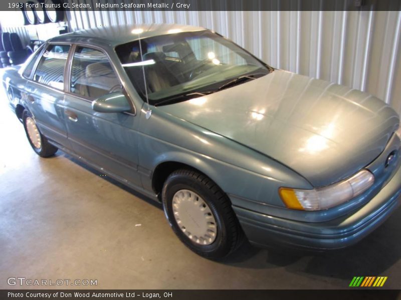 Medium Seafoam Metallic / Grey 1993 Ford Taurus GL Sedan
