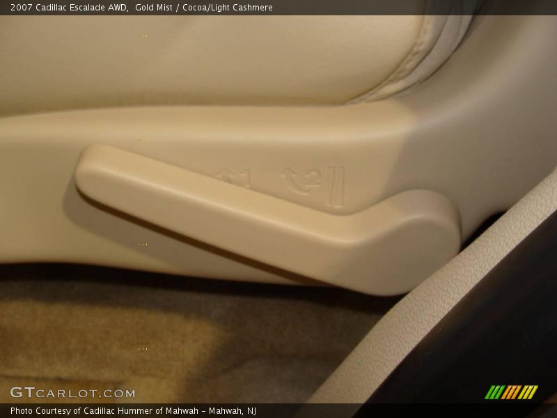 Gold Mist / Cocoa/Light Cashmere 2007 Cadillac Escalade AWD